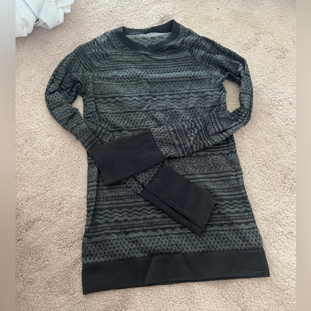 lululemon long sleeved top